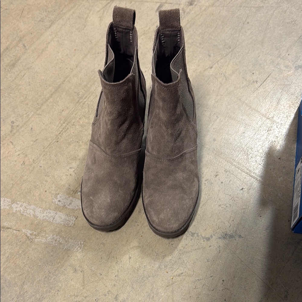 UGG Chocolate Suede Lug Sole Boots